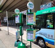 Racecourse Minibus.jpg (2.58 MB) 小巴站牌(2021年8月),56系站牌是在銅鑼灣改路後才由營辦商補回