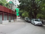 北端入口，可見路面較窄