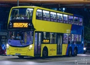 795線用車51467正途經深旺道