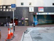 Tin Hau Station ER1 20191101.jpg (586 KB) 居民巴士站景,後為天后站A2出口(2019年11月)