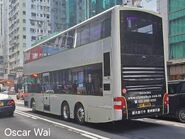 車尾加上螢光黃色線條