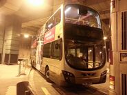 行走35A線的車長將巴士泊於石籬（大隴街）用膳時按出34P線的電牌資料（2015年7月）