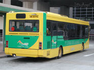 101-106的車尾（圖為102／HB9775），可見牌箱懸空