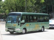 披上屋苑塗裝的居民巴士NR508線用車