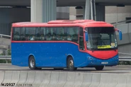 SB NR945 LX5793 20140603.jpg (497 KB) 從迪士尼酒店穿梭線退下的斯堪尼亞K94IB