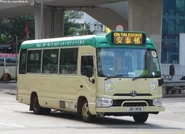 誠時旗下89A線，用車正由牛頭角開出