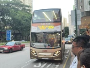 265P線用車在荃灣眾安街準備上客