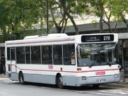 九巴早期單層空調低地台巴士使用布牌