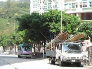 新界專綫小巴46A線曾以景峰徑盡頭、景峰豪庭外為總站（2011年4月）