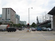 與長沙灣道交界處望向東京街西方向，後方為亞洲高爾夫球會