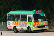 111線小巴駛經康盛花園