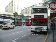 此站為九巴18線的「愛民」循環點（2009年9月）