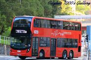 九巴首輛Enviro500 MMC 11.3米（E6M1／WU2663）行駛31M線，巴士正由石排街轉入梨貝街