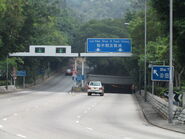 近象鼻山路東行支路，隧道接駁和宜合道（2012年1月）