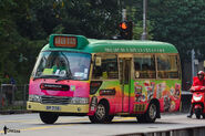 88A線用車正駛入涌美路