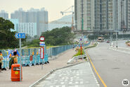 北行站景（2016年8月），另背景九巴停車處為「安茵街」（現錦泰樓）站