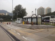 落客站位於愉景灣車廠旁