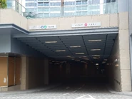 峻巒交通總匯入口，顯示高度限制為4.7米