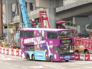 現屬九龍灣車廠（K）裝配傲群CR223LD車身的富豪超級奧林比安（3ASV454／KT6491）以跨廠特身份行走914線