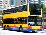 城巴12米版本Enviro500（81XX）的不透光電視檔，此乃隨巴士組裝時附設的