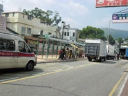 2號小巴路線停在較前位置（2011年10月）