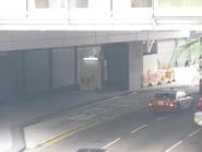 原站位設於機鐵香港站通往國際金融中心商場的天橋底（2014年12月）