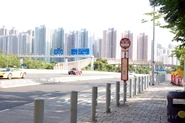站景，巴士站設於車坑內（2011年8月）