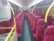 採用Vogel Revo座椅的九巴Enviro500 MMC 12米上層佈局（圖為ATENU490／TH8988）