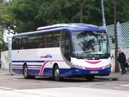 KA8038（斯堪尼亞K380IB4x2，配中港之星車身）行走居民巴士NR35線，途經鳳舞街