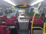 KMB ATENU738 TS780 Upper deck 16-07-2021.jpg (3.01 MB) 這批部份巴士已拆除襠布的上層佈局(圖為ATENU738/TS780)