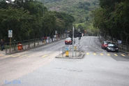 Tat Tung Road HTS - STR 201403.jpg (450 KB) 慶東街至順東路之間一段屬雙向行車(2014年3月)