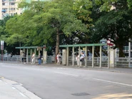 Oi Man Estate CHS1 20161107.jpg (767 KB) 站景(2016年11月)