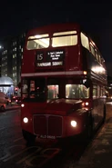 Routemaster.jpg (4.65 MB) 倫敦的Routemaster為前置引擎巴士,可見其駕駛室獨立於車廂外