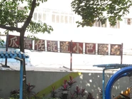 西面站位之「瓜灣佐敦道小巴總站」標誌（2013年6月）