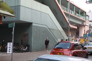 近龍琛路的專綫小巴站（2010年10月）