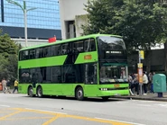 九巴在活動期間安排的免費穿梭巴士，全數為比亞迪B12D電動雙層巴士