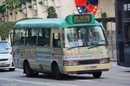披上白韻琹2012年立法會選舉廣告的小巴LV3086行走32M線