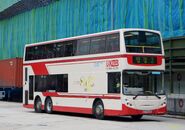 仿照冷氣版MCW Metrobus色彩的Enviro500（ATEU5／NX3426）行走2號線