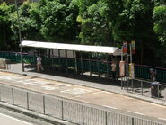 從巴士上觀看此站（2010年6月）