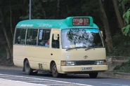 101M線用車途經清水灣道，牌箱顯示舊路線號「101」