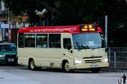 元朗至屯門線用車KE6656正由青山公路－新墟段駛入井財街