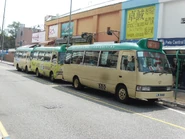 4及4A小巴路線停在後部位置（2011年10月）