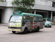 77A線用車正駛離朗屏邨總站