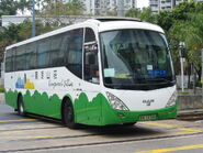 用車從樂湖居開出