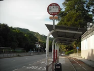 西行（前）及東行（後）站景（2010年7月）