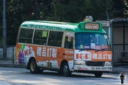 65A線用車正駛入廣善街