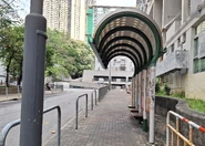 近出口的小巴站亭（2025年4月）