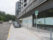 Silicon Hill漾景閣2座外已劃設專綫小巴總站，晚間可供小巴停泊（2024年10月）