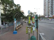 巴士站前方的專綫小巴及居民巴士站（2017年12月）