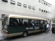 KR11線用車於廟街候客（2010年3月）